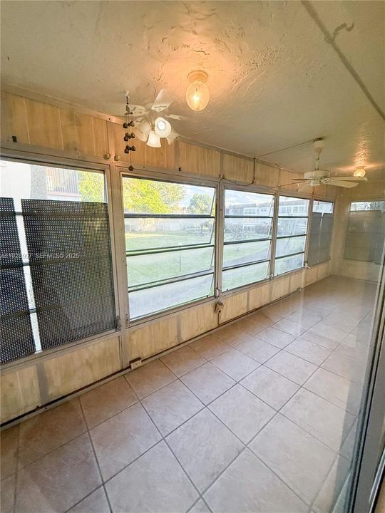 For Rent: $1,850 (2 beds, 2 baths, 900 Square Feet)