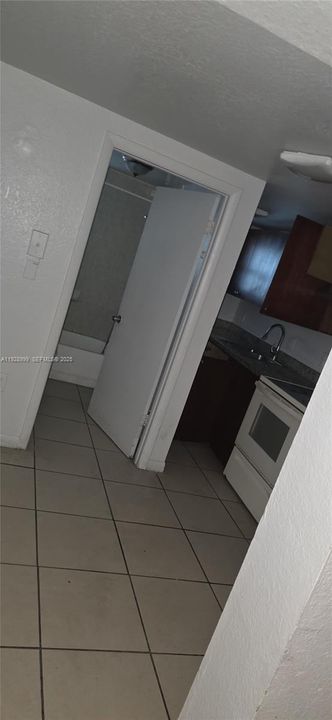 For Rent: $2,000 (2 beds, 1 baths, 6752 Square Feet)