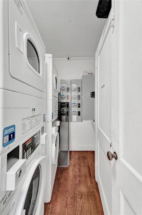 出租: $2,400 (2 贝兹, 1 浴室, 1156 平方英尺)