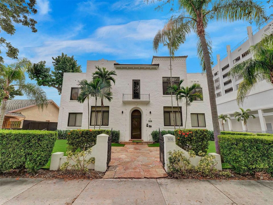 В аренду: $1,800 (0 спален, 1 ванн, 515 Квадратных фут)