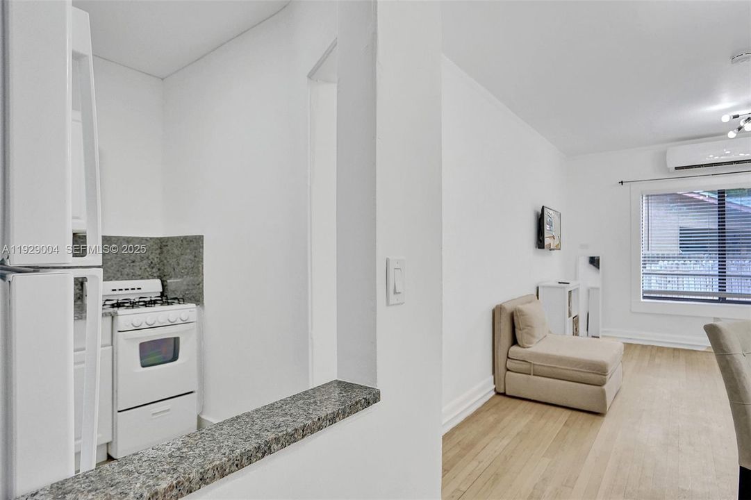 В аренду: $1,800 (0 спален, 1 ванн, 515 Квадратных фут)