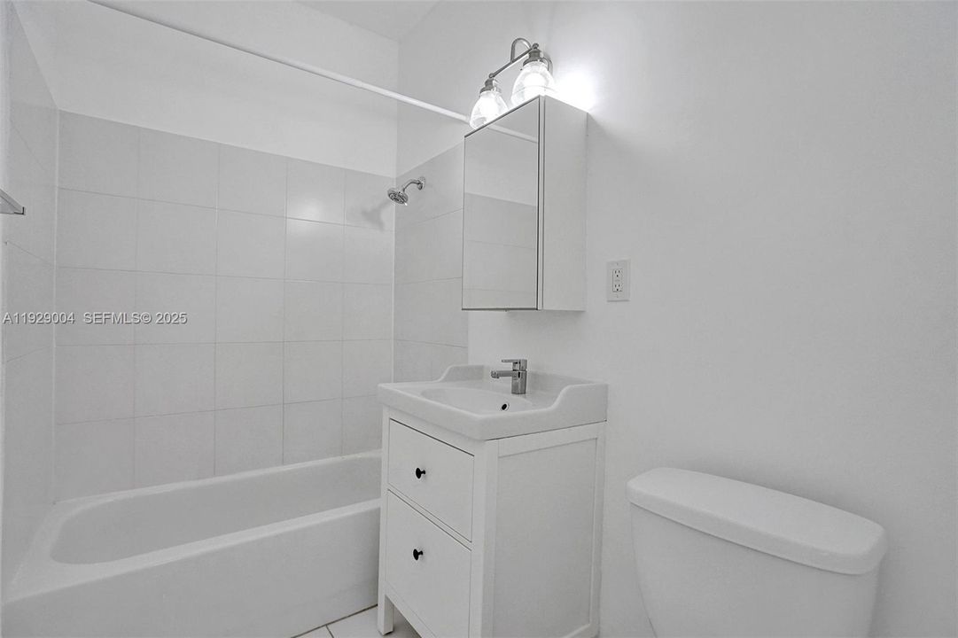 В аренду: $1,800 (0 спален, 1 ванн, 515 Квадратных фут)