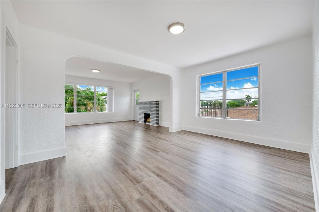 For Rent: $3,500 (3 beds, 1 baths, 3849 Square Feet)