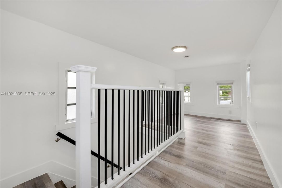 For Rent: $3,500 (3 beds, 1 baths, 3849 Square Feet)