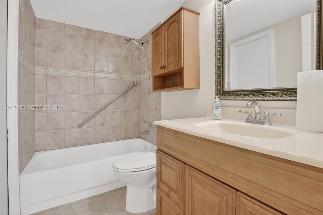 For Sale: $450,000 (3 beds, 3 baths, 1557 Square Feet)