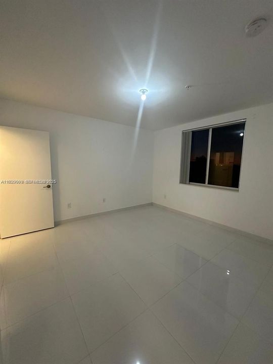 En Venta: $392,000 (2 camas, 2 baños, 990 Pies cuadrados)