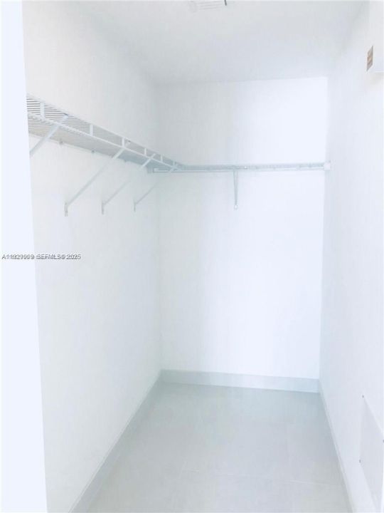 En Venta: $392,000 (2 camas, 2 baños, 990 Pies cuadrados)