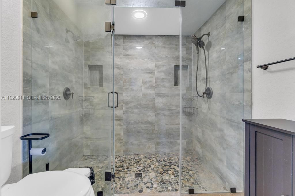 shower ensuite