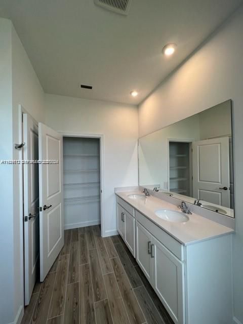 В аренду: $2,700 (3 спален, 2 ванн, 1674 Квадратных фут)