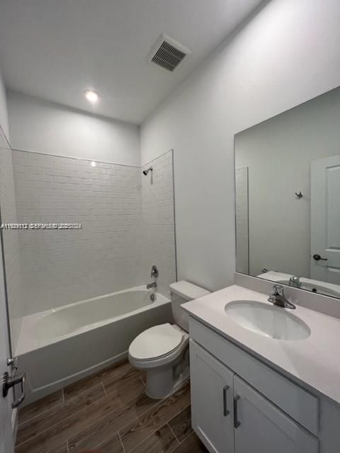 В аренду: $2,700 (3 спален, 2 ванн, 1674 Квадратных фут)