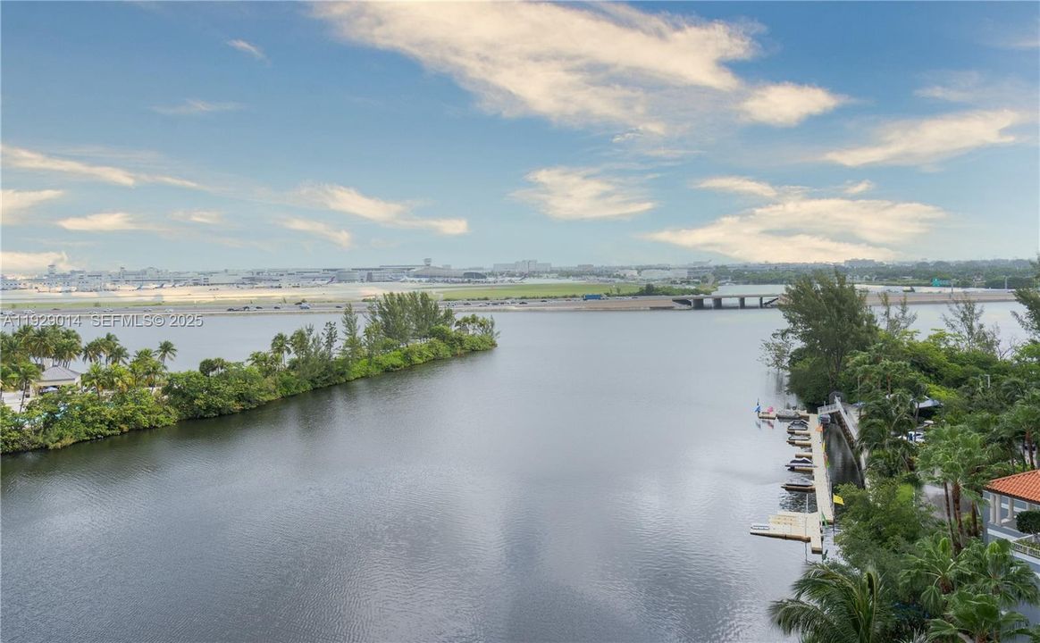 В аренду: $2,550 (2 спален, 2 ванн, 963 Квадратных фут)