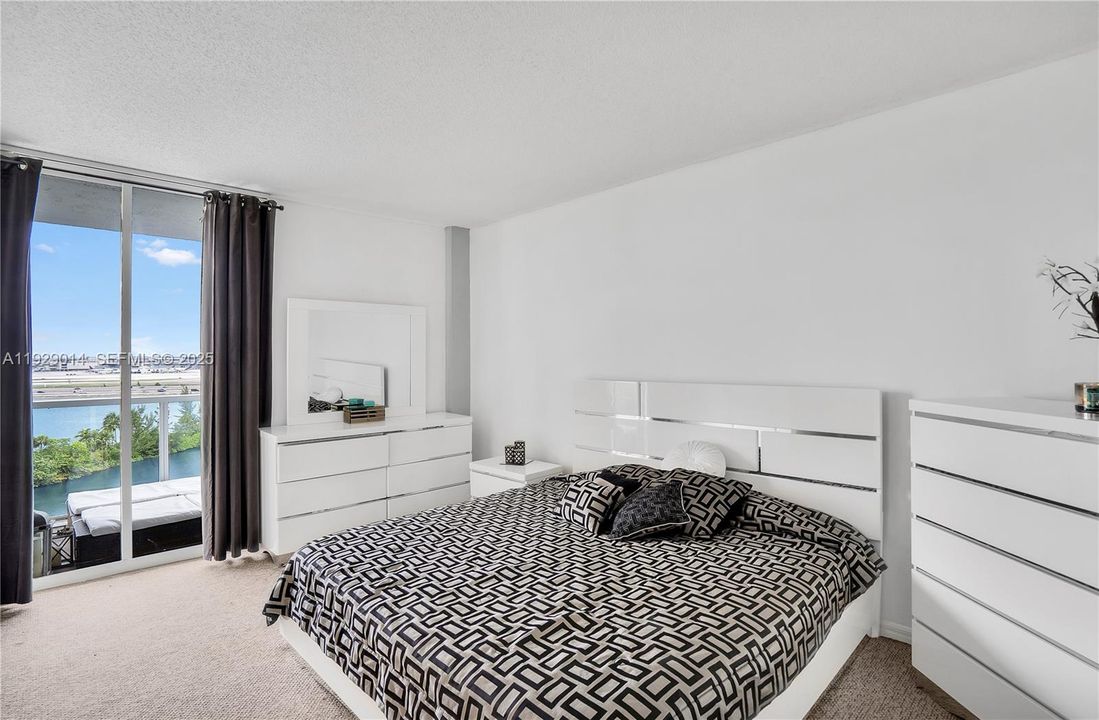 В аренду: $2,550 (2 спален, 2 ванн, 963 Квадратных фут)