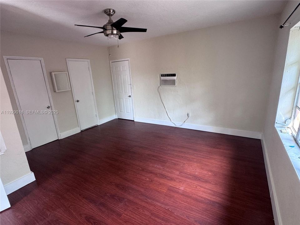 For Rent: $1,700 (1 beds, 1 baths, 600 Square Feet)