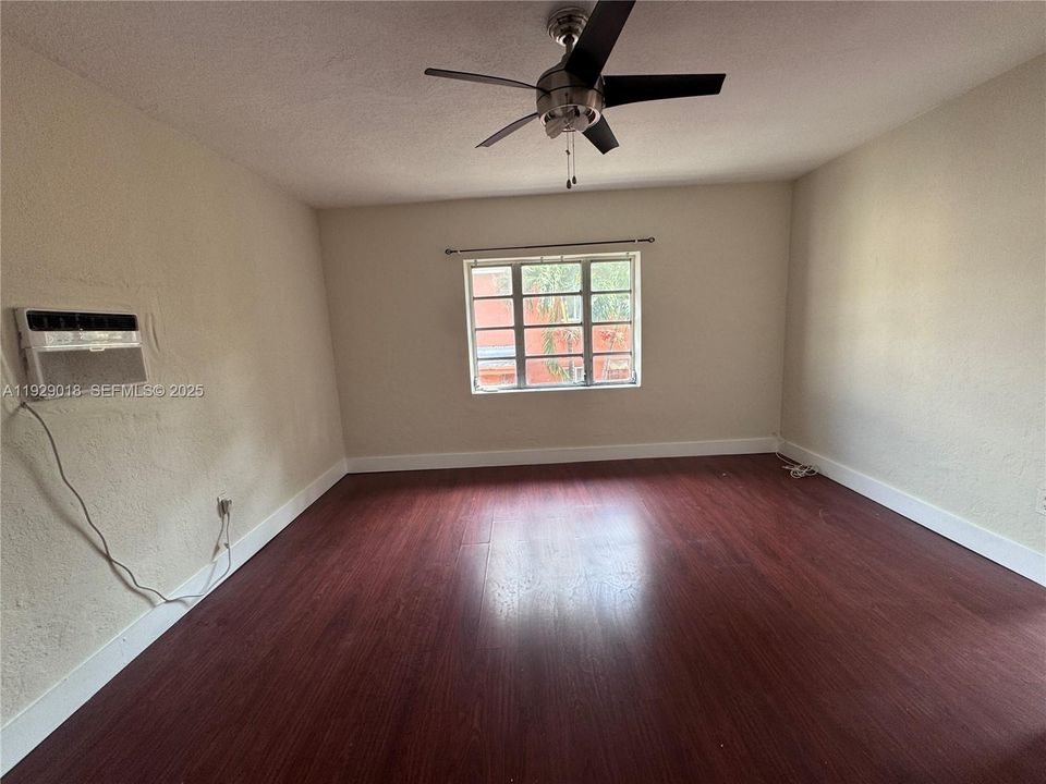 For Rent: $1,700 (1 beds, 1 baths, 600 Square Feet)