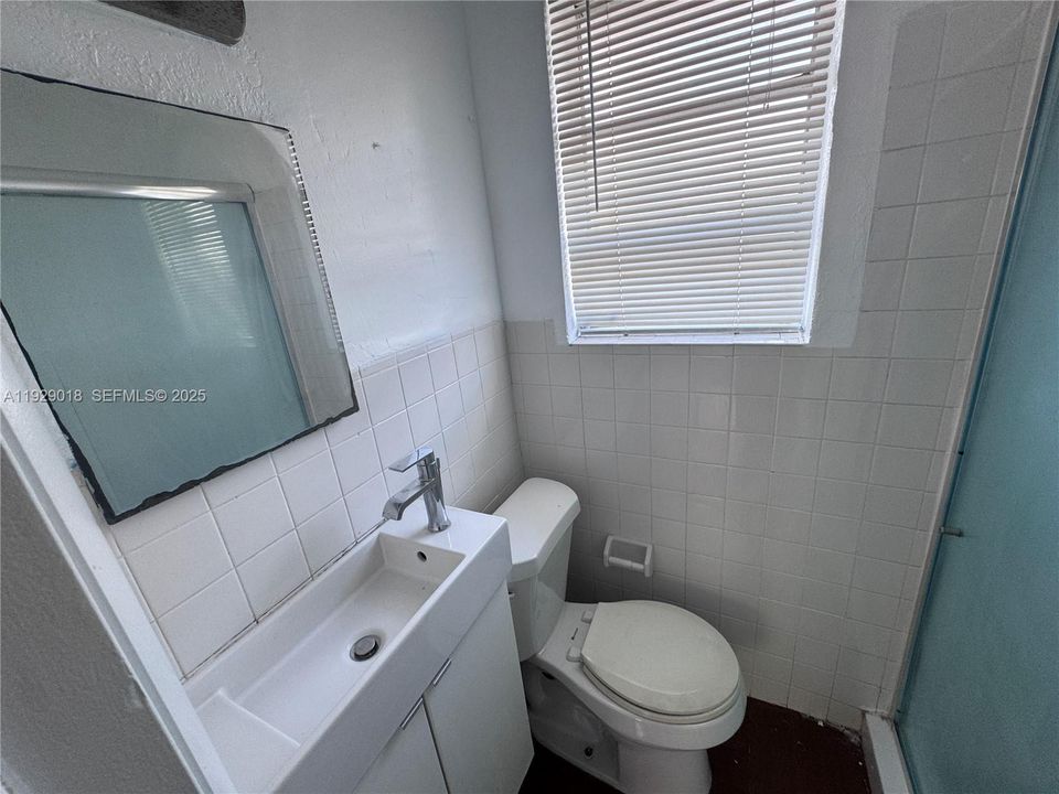 For Rent: $1,700 (1 beds, 1 baths, 600 Square Feet)