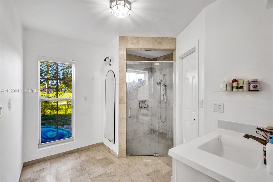 待售: $1,950,000 (6 贝兹, 3 浴室, 3203 平方英尺)