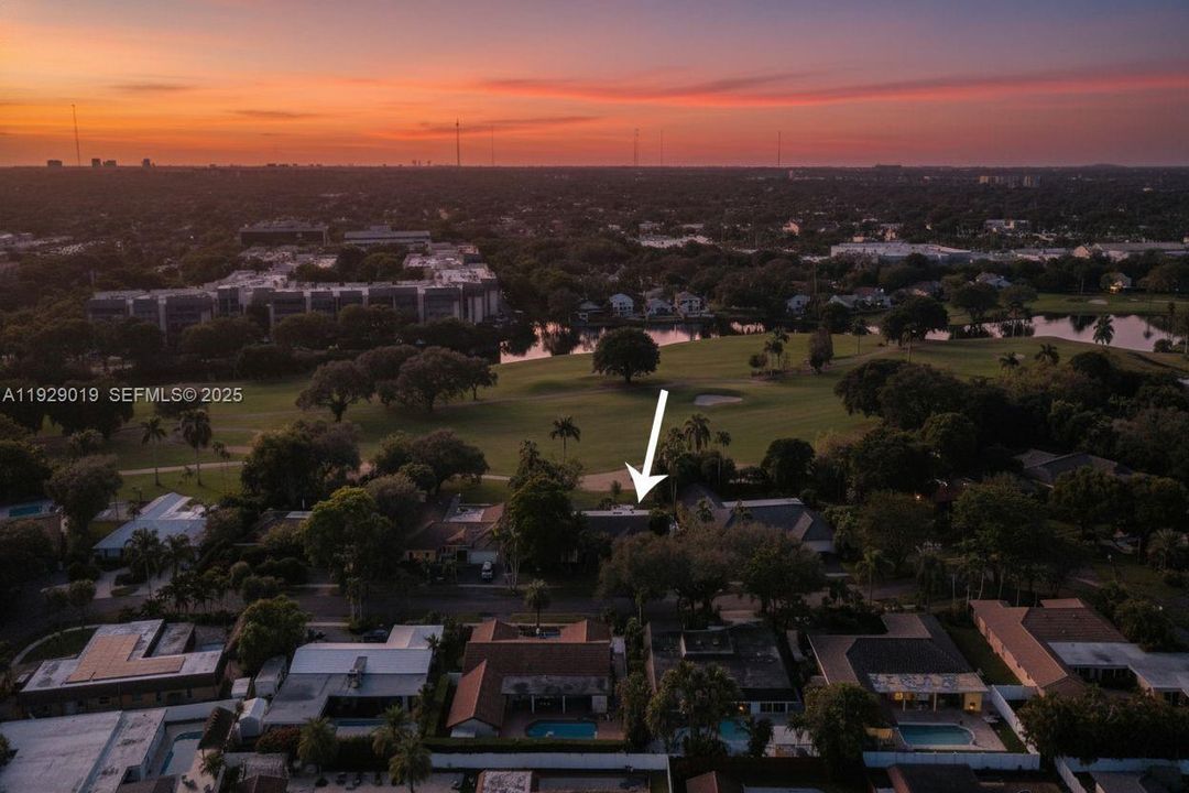 待售: $1,950,000 (6 贝兹, 3 浴室, 3203 平方英尺)