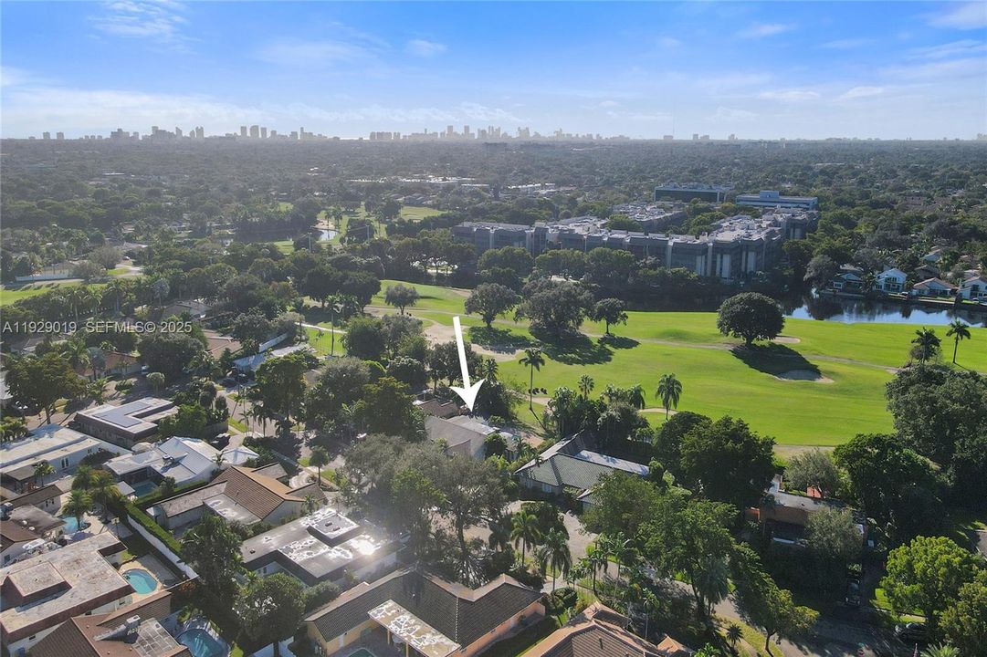 待售: $1,950,000 (6 贝兹, 3 浴室, 3203 平方英尺)