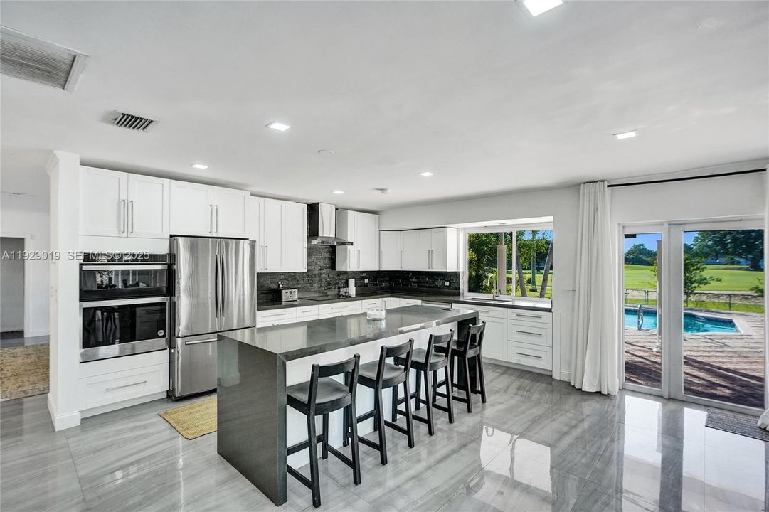 待售: $1,950,000 (6 贝兹, 3 浴室, 3203 平方英尺)