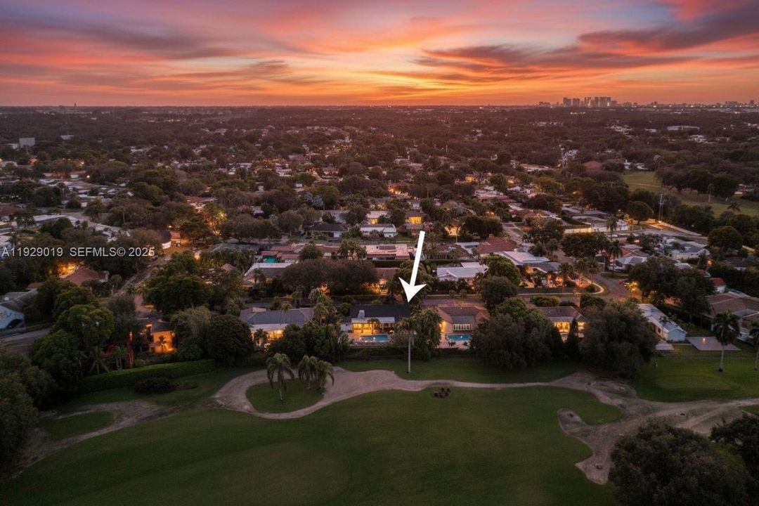 待售: $1,950,000 (6 贝兹, 3 浴室, 3203 平方英尺)