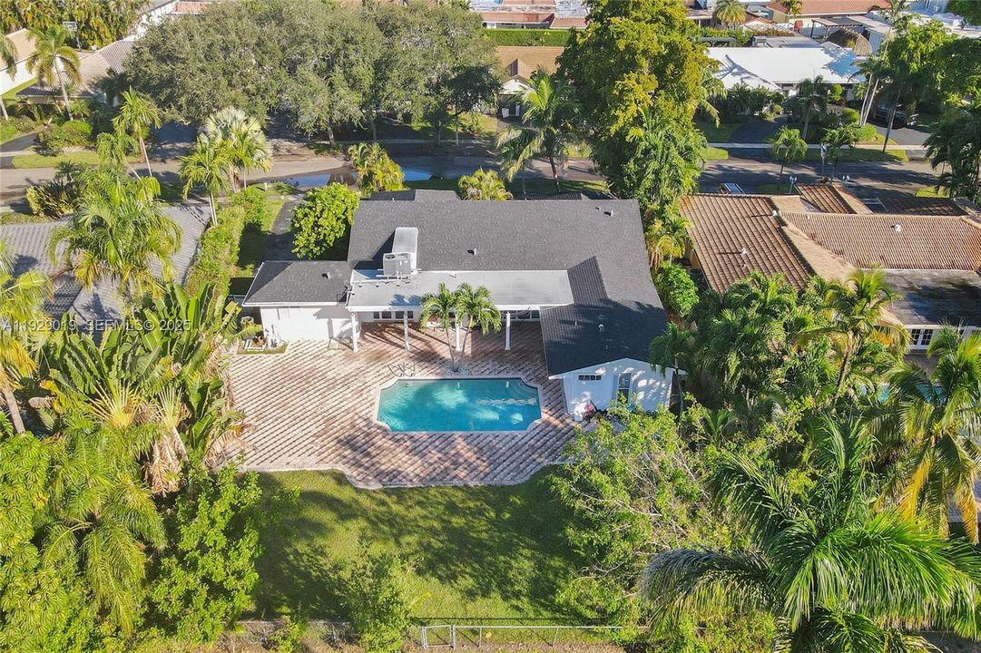 待售: $1,950,000 (6 贝兹, 3 浴室, 3203 平方英尺)