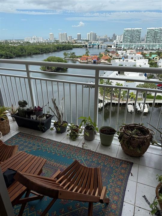 В аренду: $2,000 (1 спален, 1 ванн, 695 Квадратных фут)