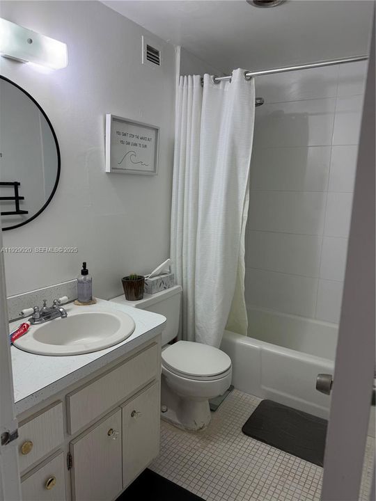 В аренду: $2,000 (1 спален, 1 ванн, 695 Квадратных фут)