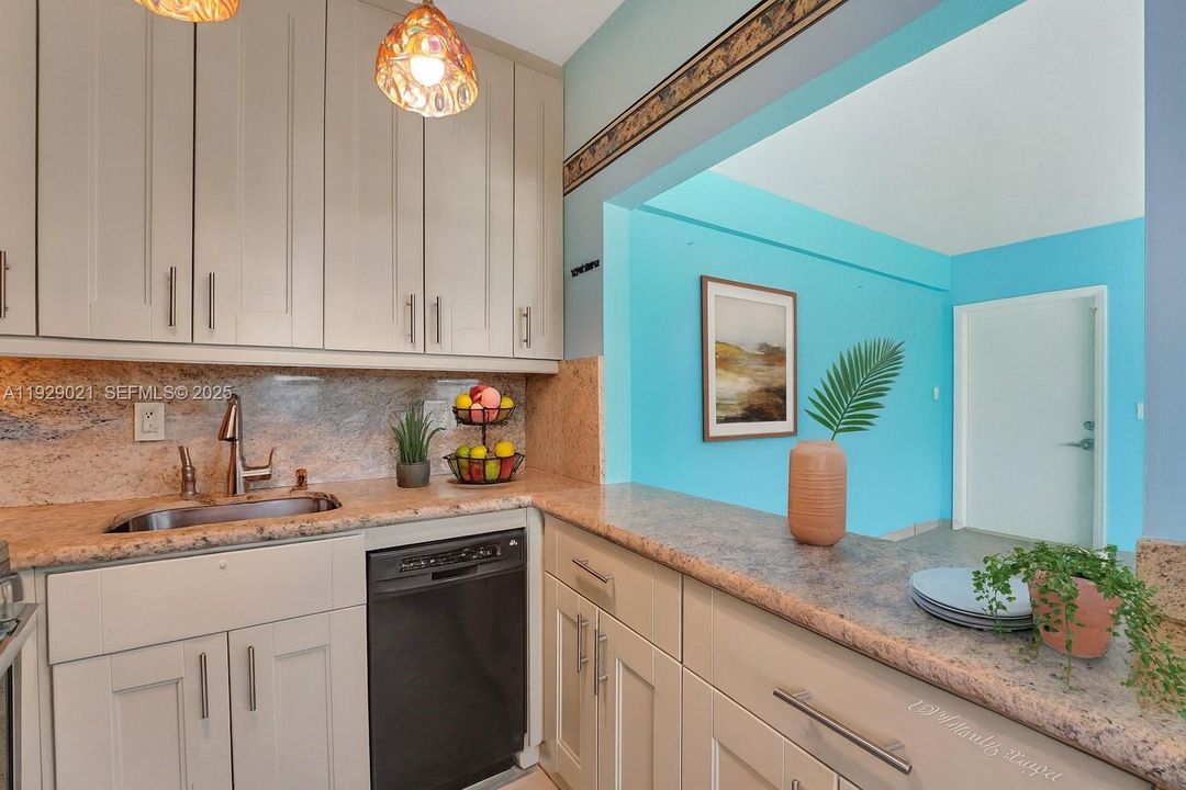 На продажу: $459,000 (1 спален, 1 ванн, 690 Квадратных фут)