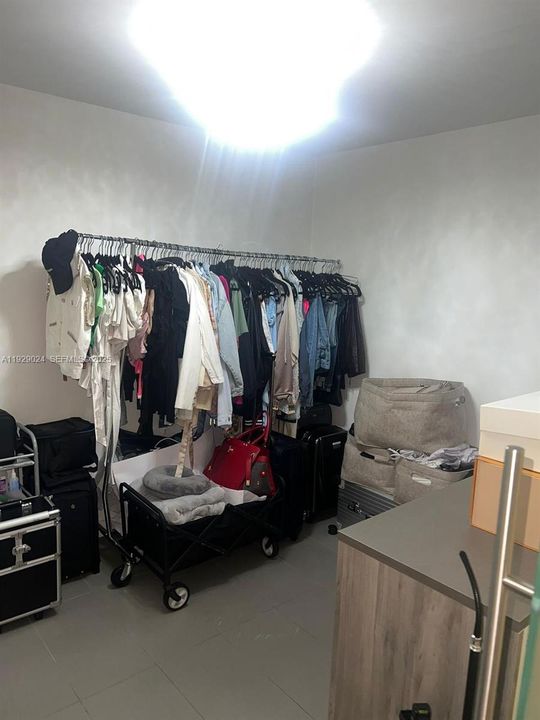 待售: $475,000 (1 贝兹, 1 浴室, 850 平方英尺)