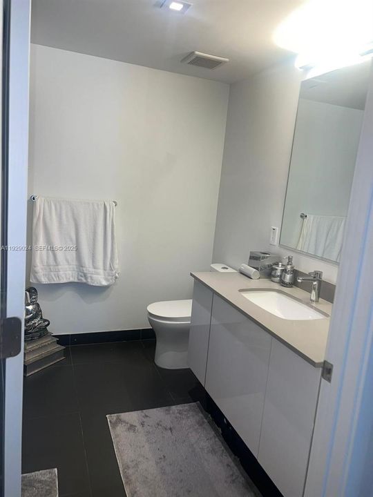 待售: $475,000 (1 贝兹, 1 浴室, 850 平方英尺)