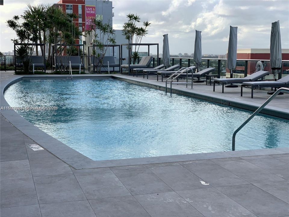 待售: $475,000 (1 贝兹, 1 浴室, 850 平方英尺)