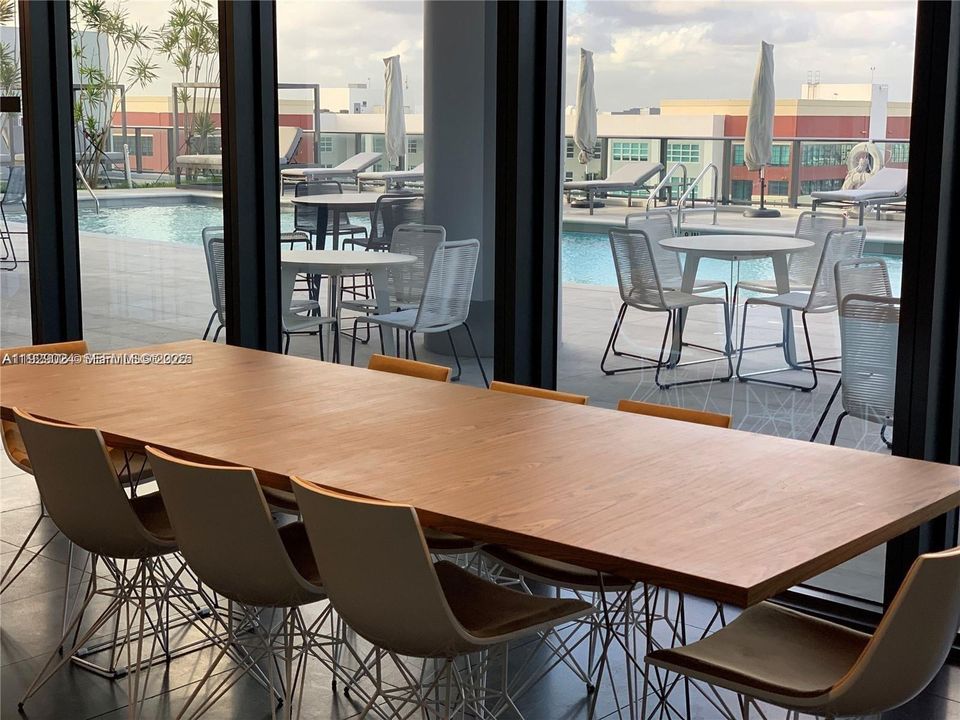 待售: $475,000 (1 贝兹, 1 浴室, 850 平方英尺)