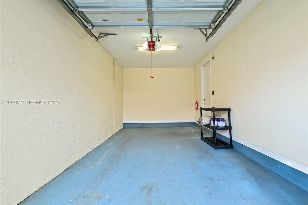 В аренду: $3,250 (3 спален, 2 ванн, 1660 Квадратных фут)