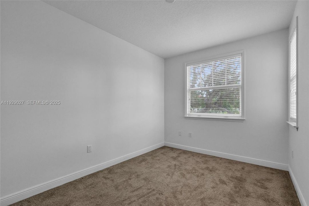 В аренду: $3,250 (3 спален, 2 ванн, 1660 Квадратных фут)