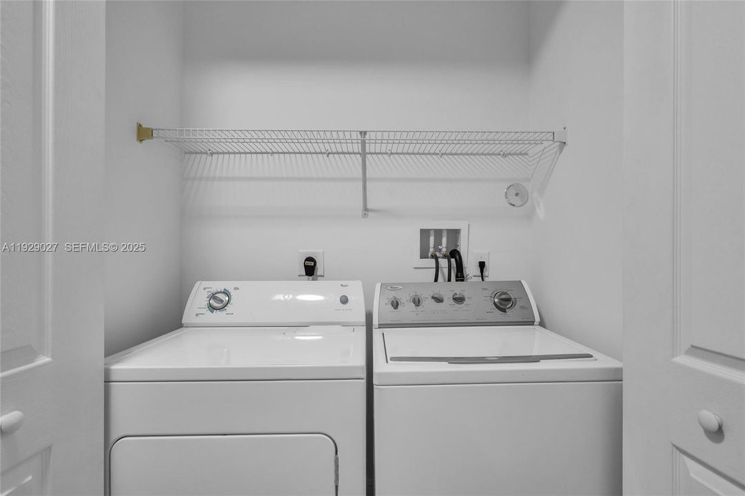 В аренду: $3,250 (3 спален, 2 ванн, 1660 Квадратных фут)