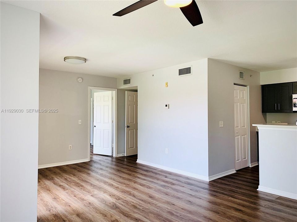 For Rent: $1,850 (1 beds, 1 baths, 760 Square Feet)