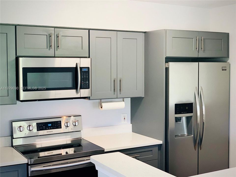 For Rent: $1,850 (1 beds, 1 baths, 760 Square Feet)