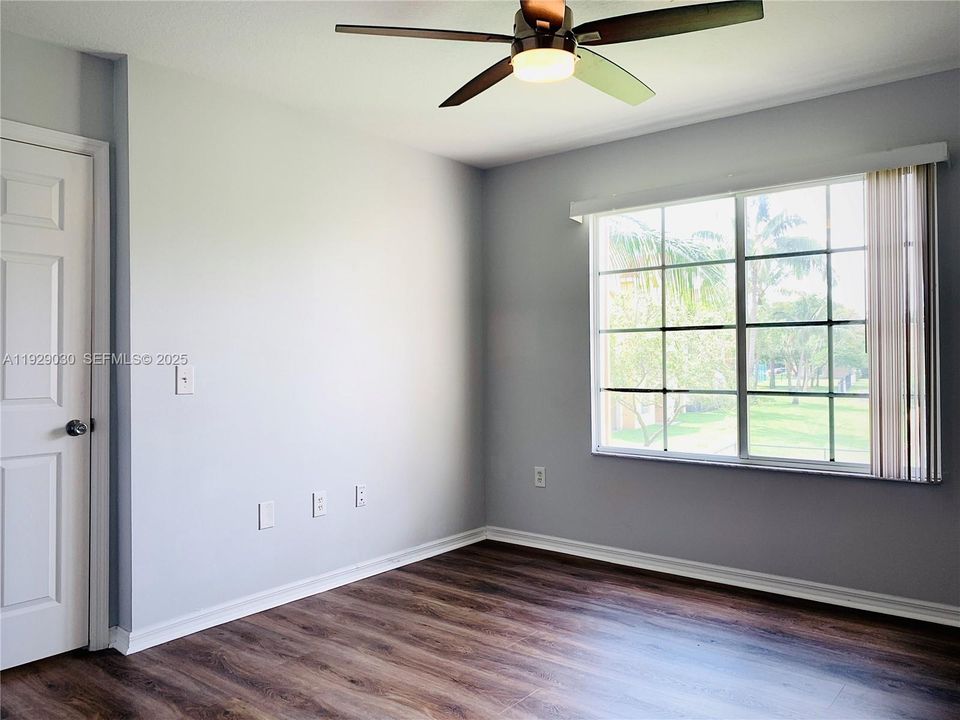 For Rent: $1,850 (1 beds, 1 baths, 760 Square Feet)