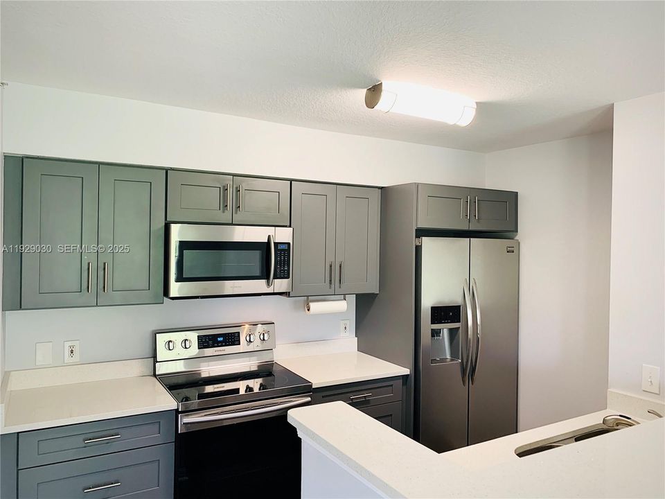 For Rent: $1,850 (1 beds, 1 baths, 760 Square Feet)