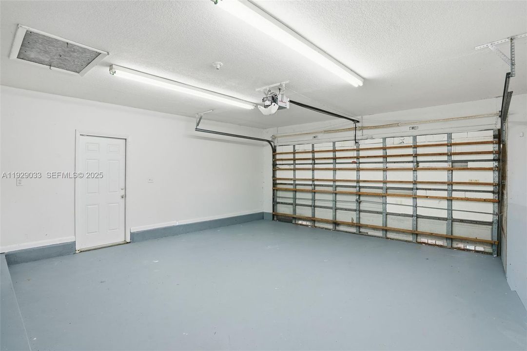 For Sale: $999,000 (3 beds, 2 baths, 1968 Square Feet)