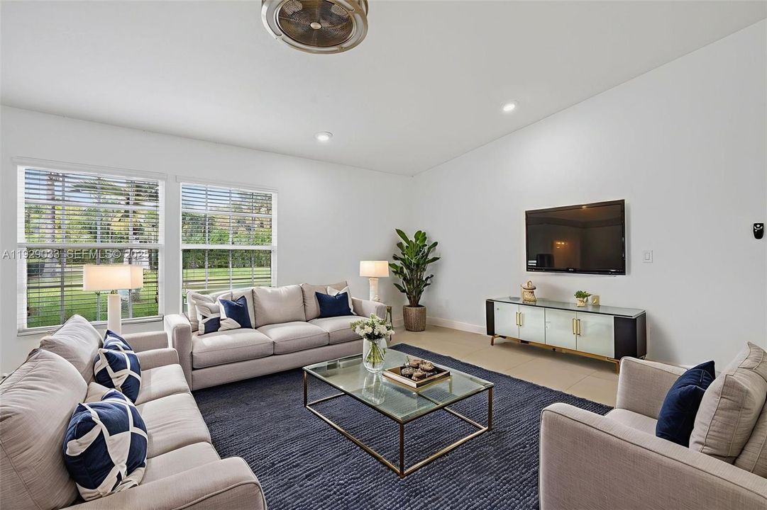 For Sale: $999,000 (3 beds, 2 baths, 1968 Square Feet)