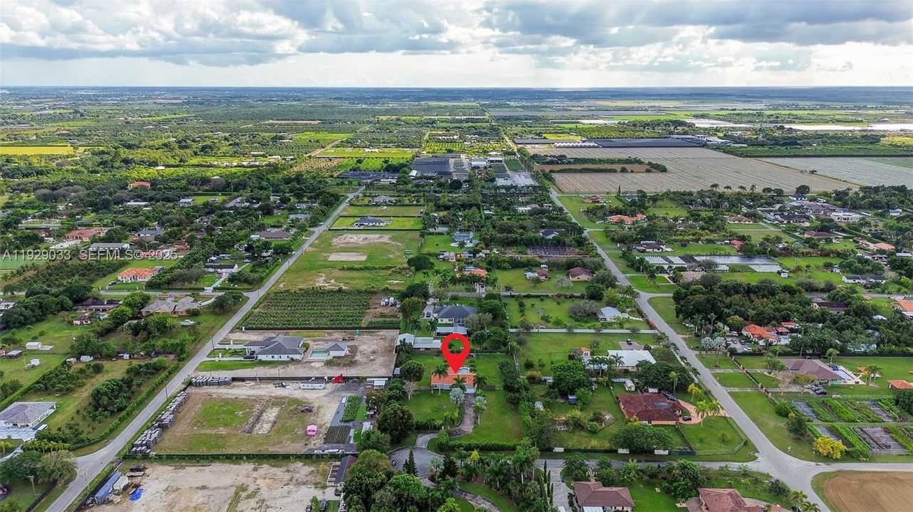 For Sale: $999,000 (3 beds, 2 baths, 1968 Square Feet)