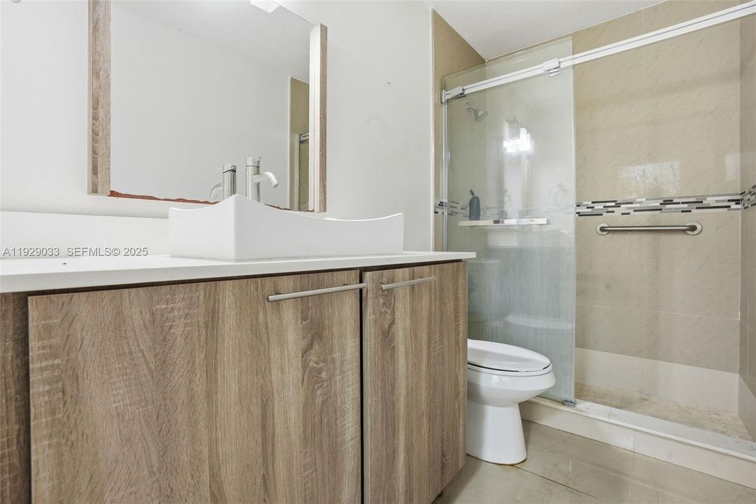 For Sale: $999,000 (3 beds, 2 baths, 1968 Square Feet)