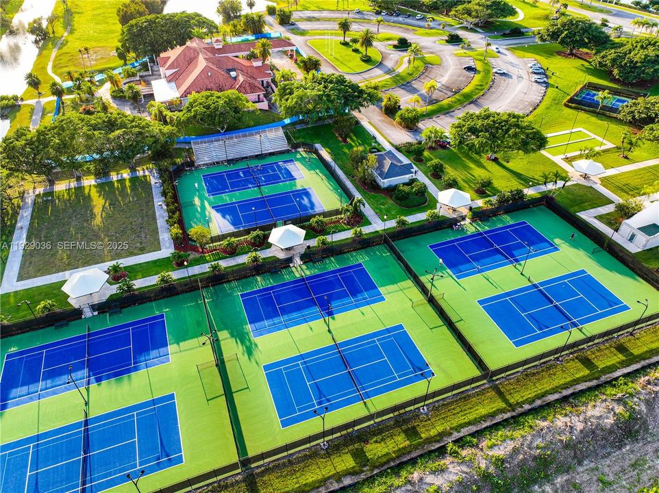 待售: $620,000 (5 贝兹, 2 浴室, 2460 平方英尺)