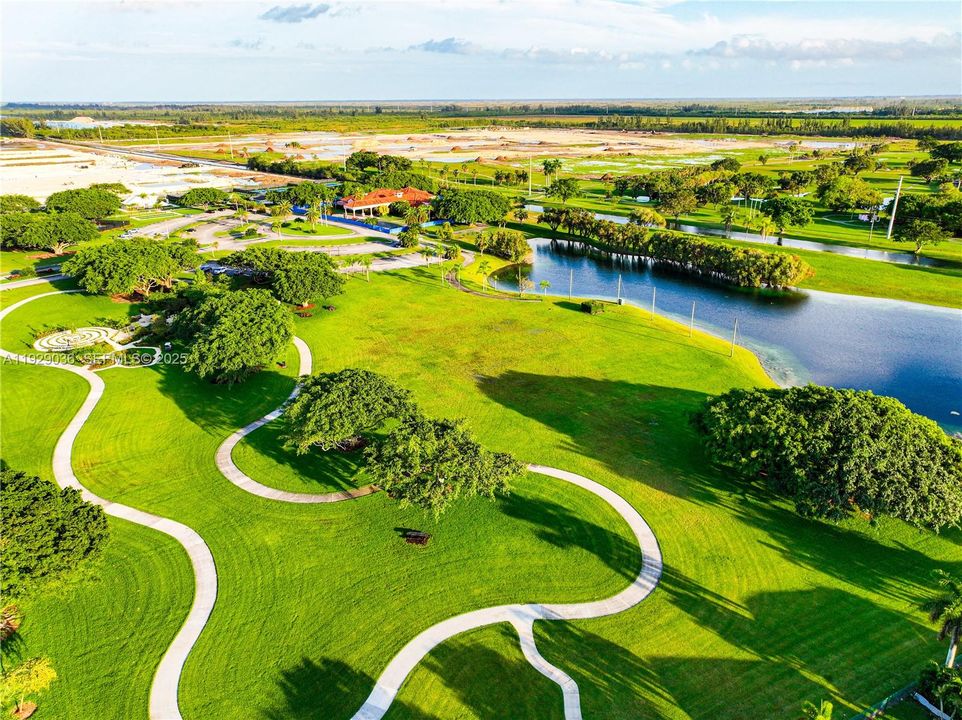 待售: $620,000 (5 贝兹, 2 浴室, 2460 平方英尺)