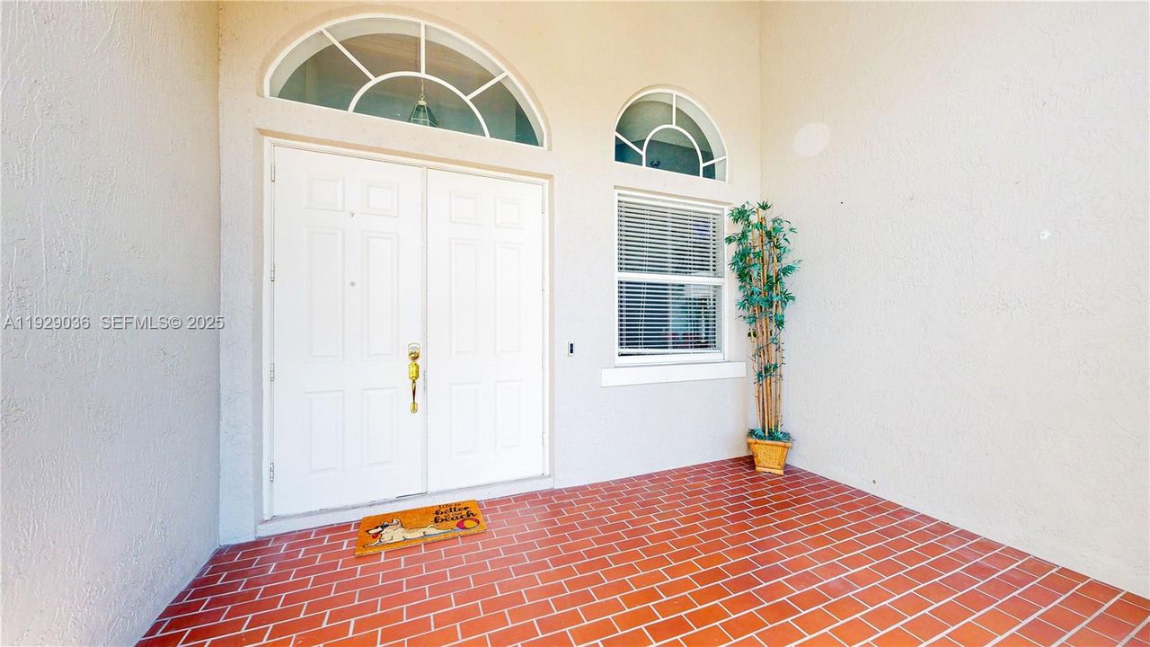 待售: $620,000 (5 贝兹, 2 浴室, 2460 平方英尺)