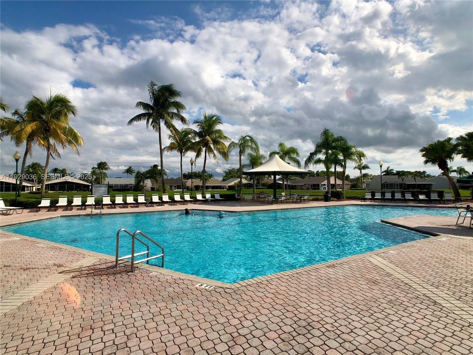 待售: $620,000 (5 贝兹, 2 浴室, 2460 平方英尺)