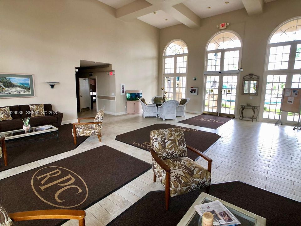 待售: $620,000 (5 贝兹, 2 浴室, 2460 平方英尺)