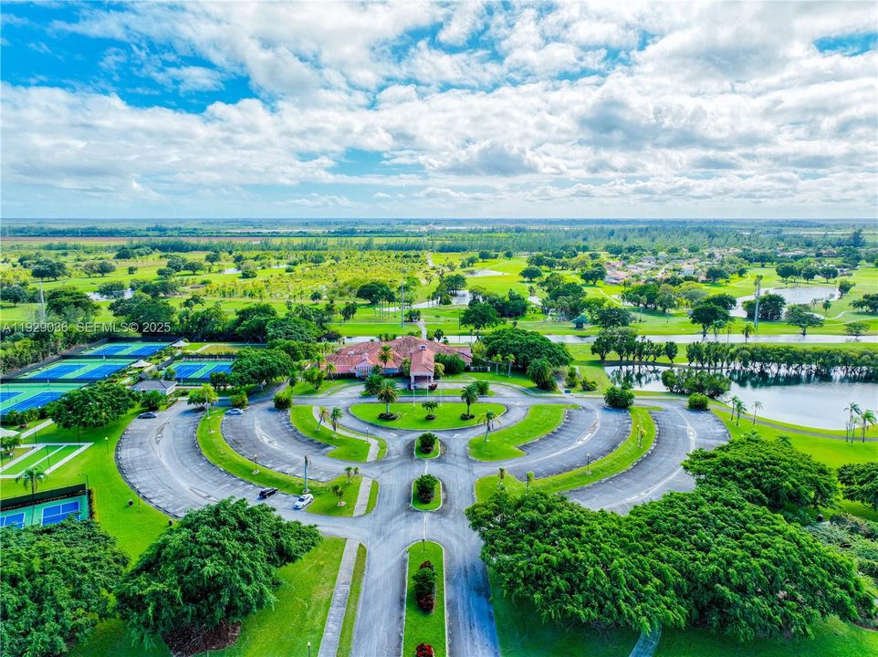 待售: $620,000 (5 贝兹, 2 浴室, 2460 平方英尺)