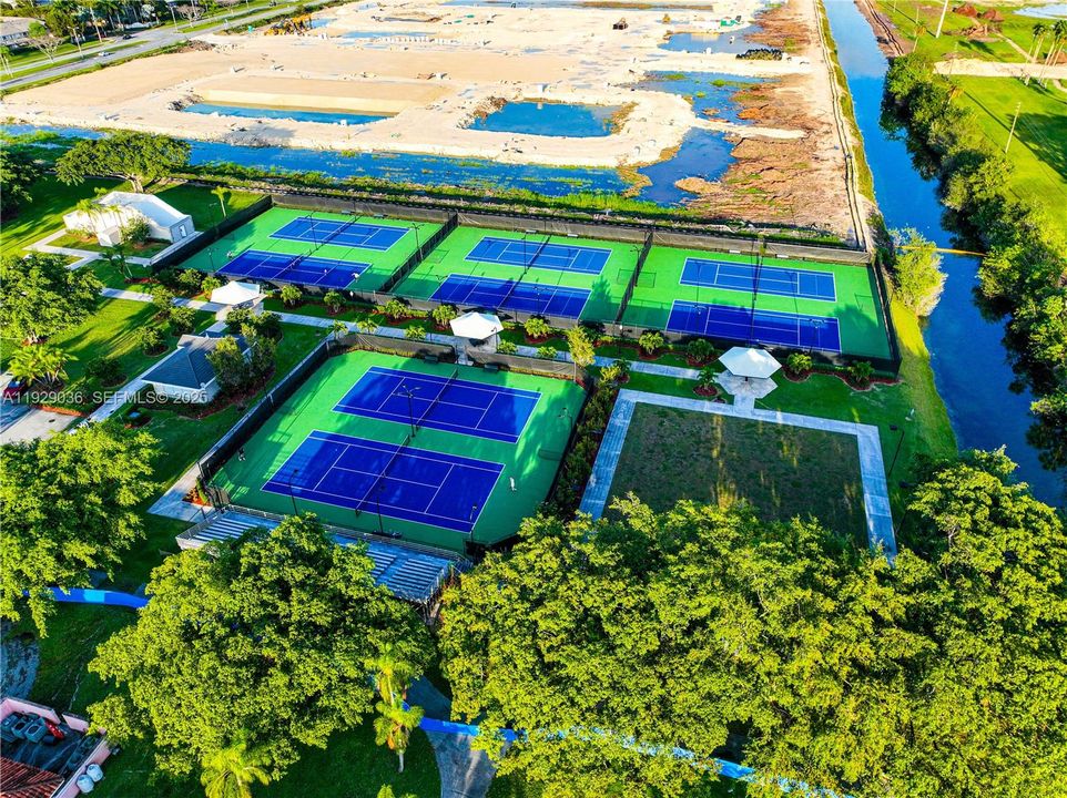 待售: $620,000 (5 贝兹, 2 浴室, 2460 平方英尺)